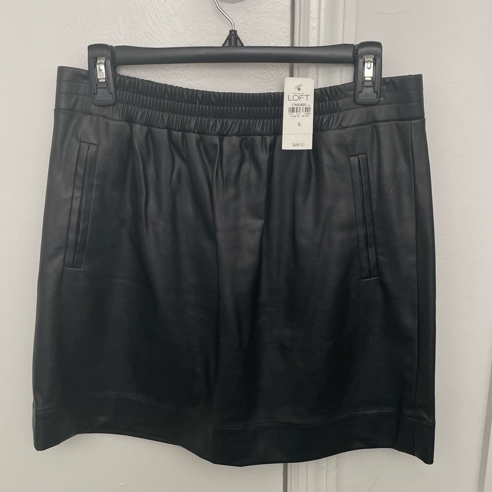 Loft mini skirt
